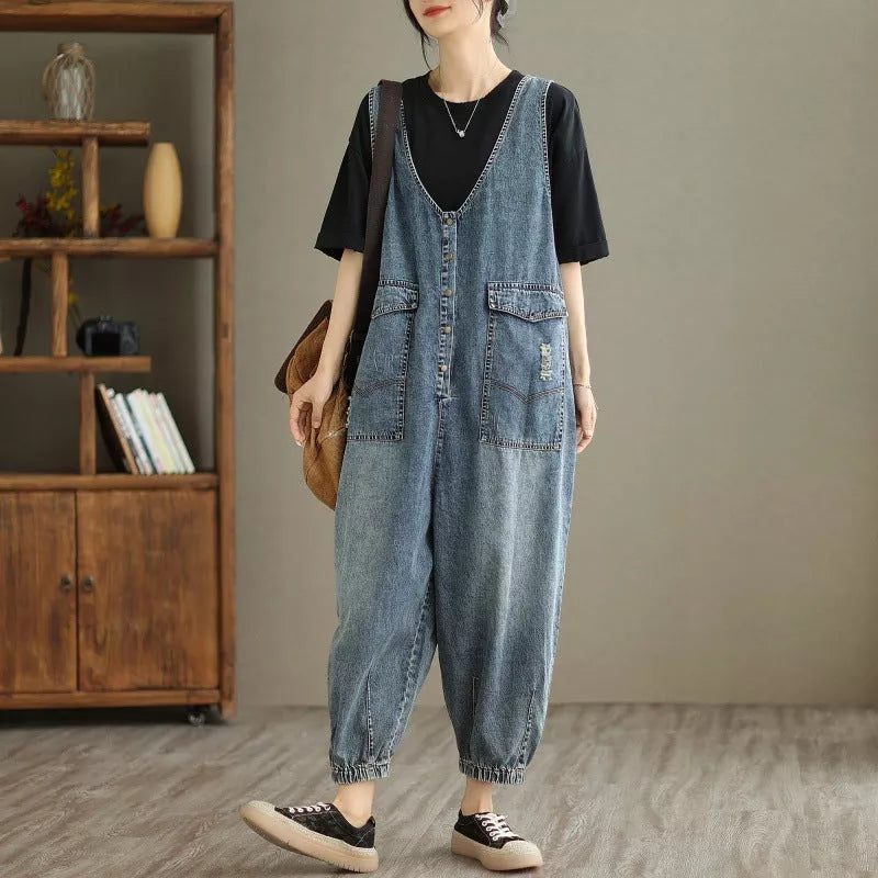 Women's denim tank top jumpsuit with Hong Kong breeze style and ninth pants feature
