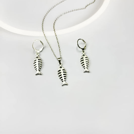 Fishbone pendant necklace with adjustable chain and matching earrings in retro style, showing O-shaped chain design