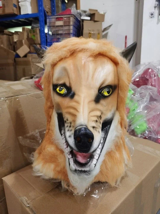 Realistic werewolf costume mask with 360-degree rotation for dynamic Halloween and cosplay performances