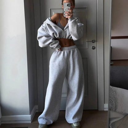 Long sleeve polyester sports sweater two-piece set showing coat and trousers in multiple colour options