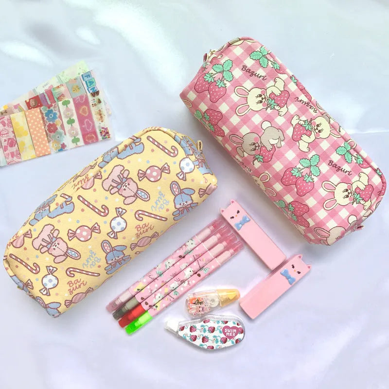Printed cylindrical PVC pencil case, 19x6.3x7cm, Japanese cute cartoon stationery box for school students