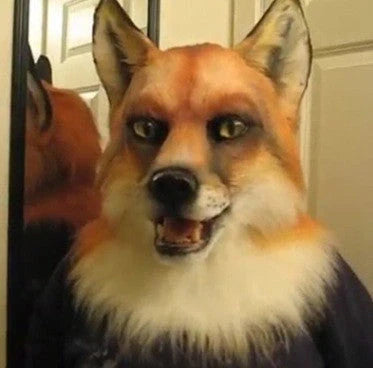 Realistic werewolf costume mask with 360-degree rotation for dynamic Halloween and cosplay performances