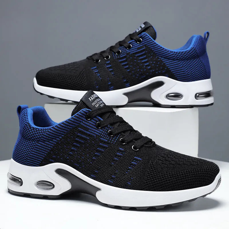 Men's casual sneakers with Flyknit mesh upper and injection-moulded soft sole, low-top round-toe design available in black/grey, black/red, and black/blue colour combinations in sizes 39-44 for leisure wear