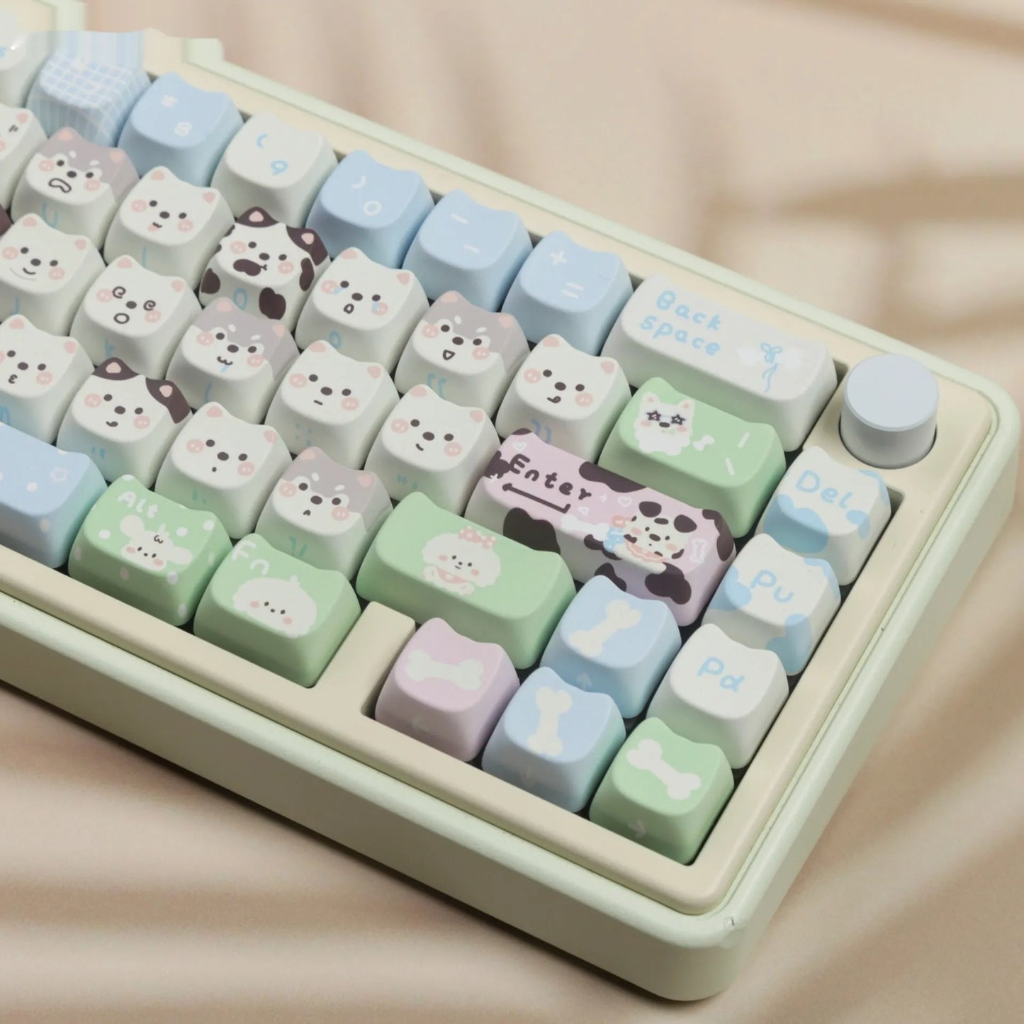 Full set of PBT key caps with sublimated cat and puppy design for mechanical keyboards.