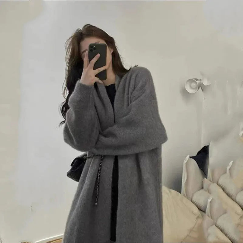 Women's loose large knitted cardigan in chenille fabric with 3D pattern, long sleeves, 65cm length