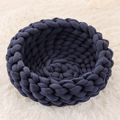 Soft, plush pet bed in various colors and sizes for cats and dogs to sleep comfortably