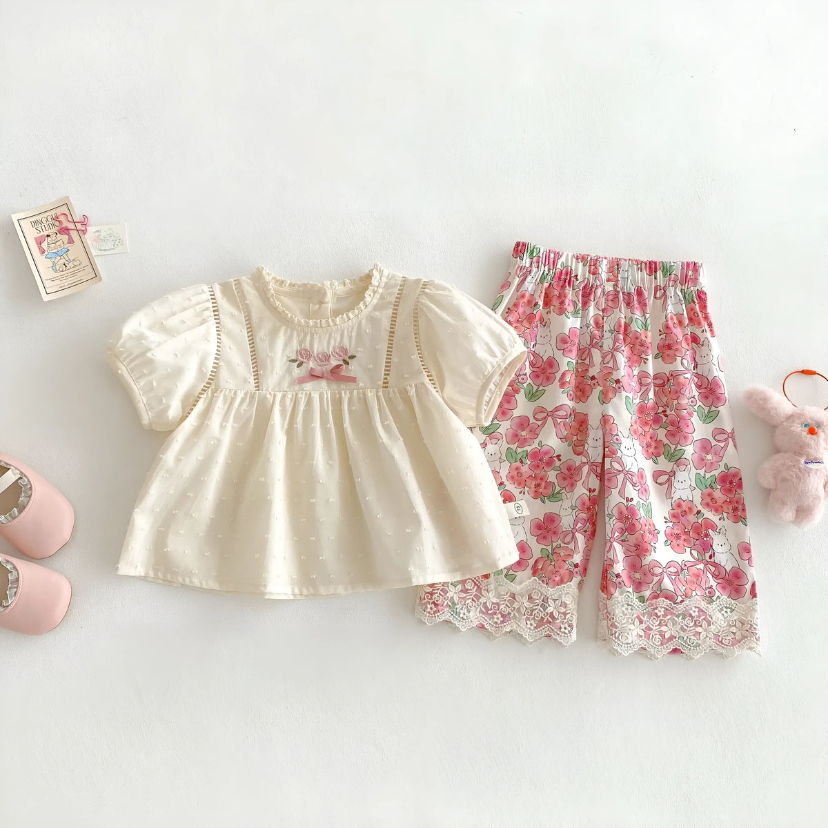 Girls' cotton short-sleeve shirt with lace collar and lace straight-leg trousers set in almond, sizes 73-120cm