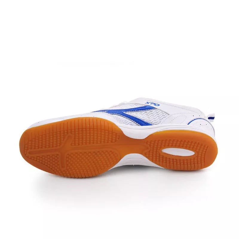 Table tennis shoes in white and blue or white and red with breathable upper and beef tendon sole