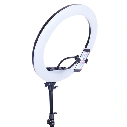 18-inch ring light with adjustable gimbal showing 45.5cm diameter illumination for photography