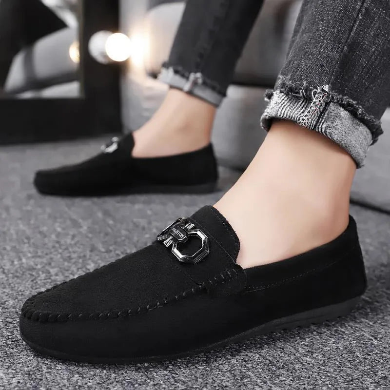 Men's black and grey suede casual shoes with cowhide leather details and rubber soles