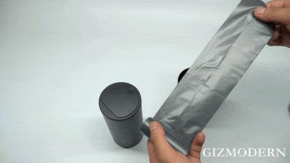 Sturdy magnetic hooks in black and silver colors, capable of holding up to 3kg of weight on any magnetic surface.