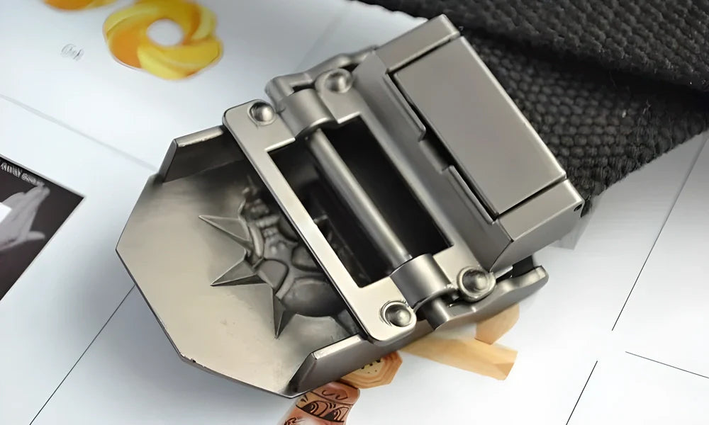 Durable alloy buckle tactical belt with a skull design, made of sturdy canvas material for everyday use and tactical applications